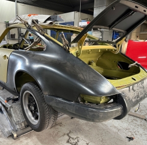 2025 911 2.7l Carrera Backdate 2c390266_8fb2_4fa4_a77c_6934b97a4c5d.jpg